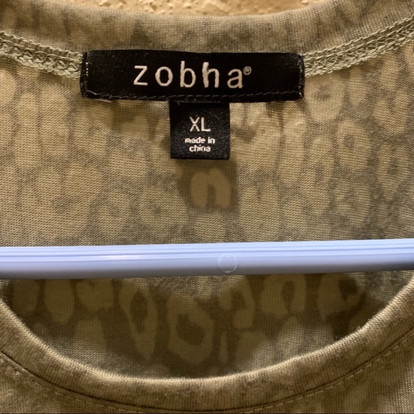 tank top - Picture 2 of 3